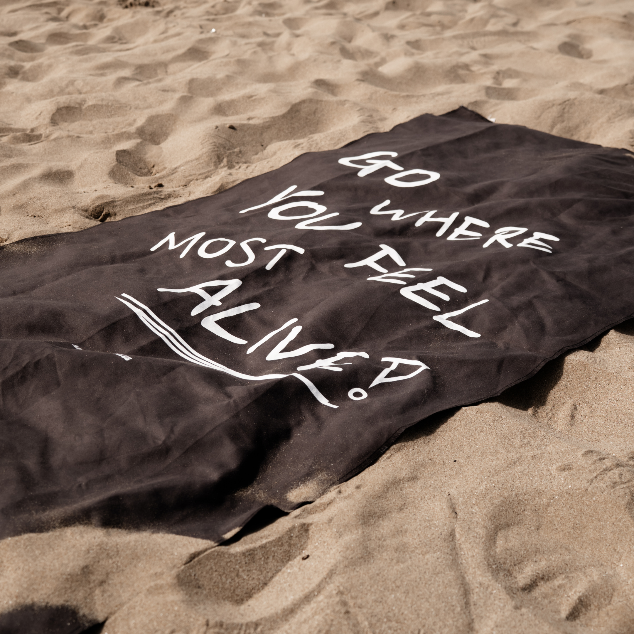 ALIVE TOWEL
